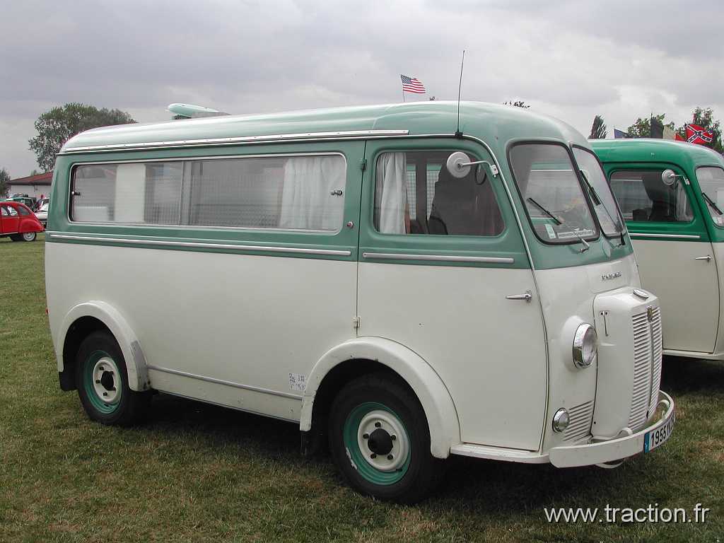 2014_Madine (47).JPG - 29ème Retro Meus'Auto au Lac de Madine, fourgon Peugeot D3